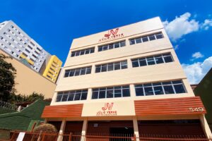 O Júlio Verne Centro de Estudos abriu processo seletivo para concessão de bolsas de estudo de até 100% destinadas a alunos de baixa renda que desejam ingressar no 5º ano do Ensino Fundamental ou no Ensino Médio (1º ao 3º ano). O prazo para preenchimento do formulário e envio das informações é até o dia 23 de janeiro. Após essa data, o processo seletivo será encerrado.